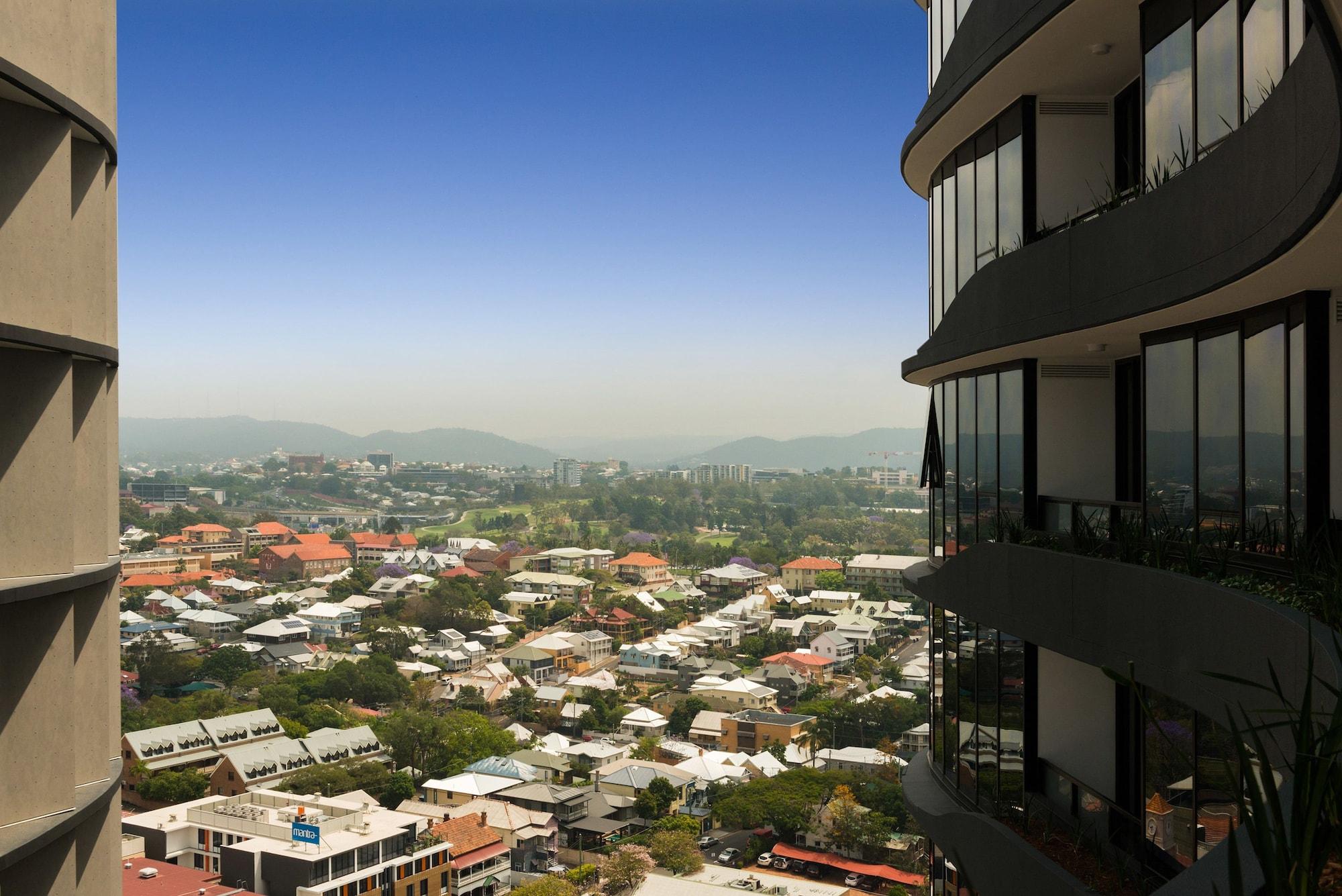 Aparthotel Fv By Peppers Brisbane Exteriér fotografie View of the suburb from the east