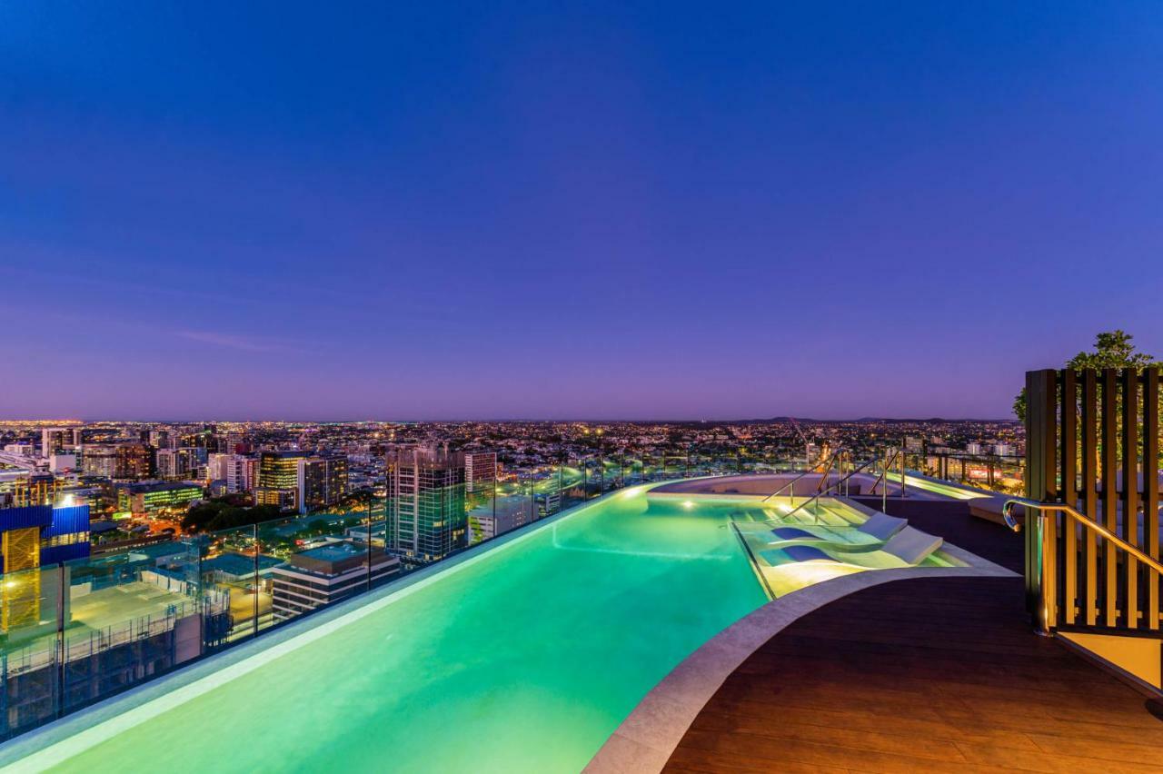 Aparthotel Fv By Peppers Brisbane Exteriér fotografie Skyline pool